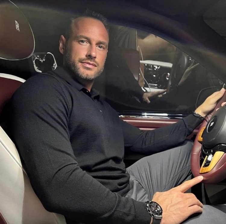 开云体育官网-太阳报：自称亿万富翁，一名商人声称正竞购切尔西多数股权